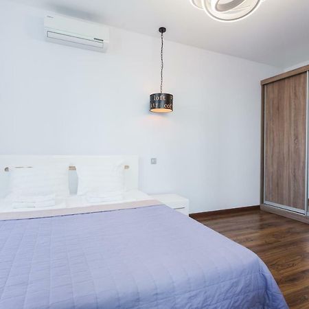 Apartamenti Gercena 35 Apartment Kiev Bagian luar foto